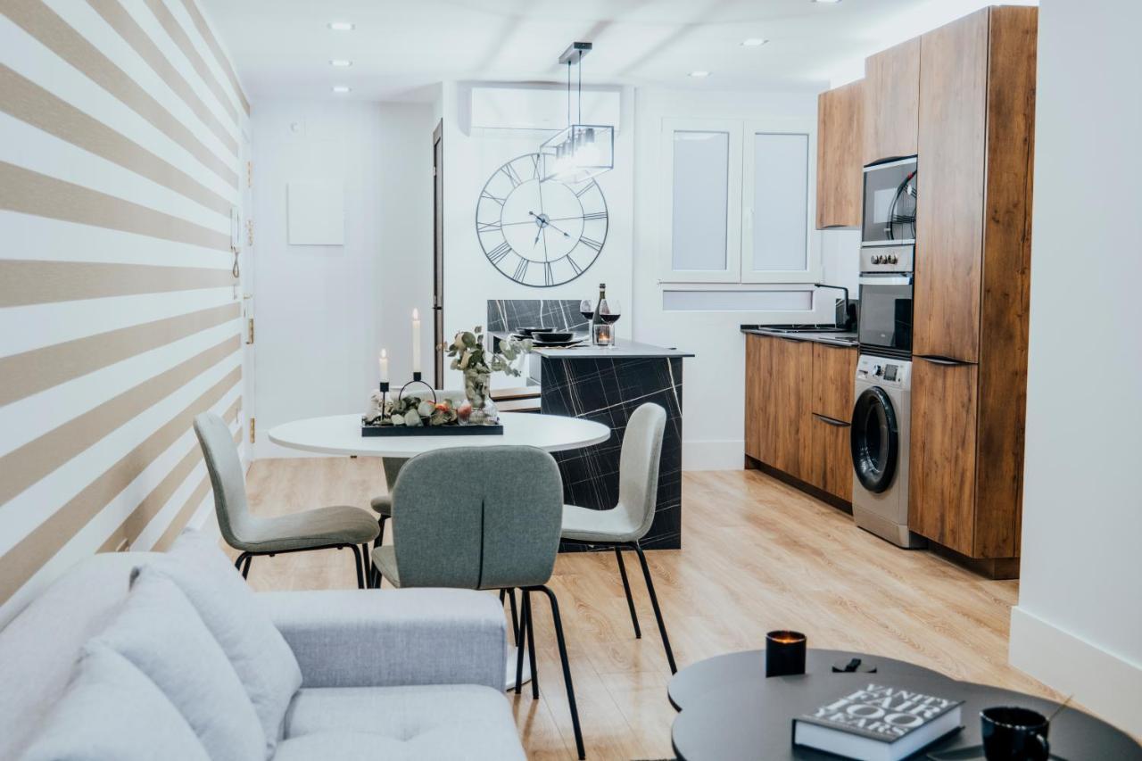 Appartamento Apartamento Augusto Junquera Oviedo Esterno foto
