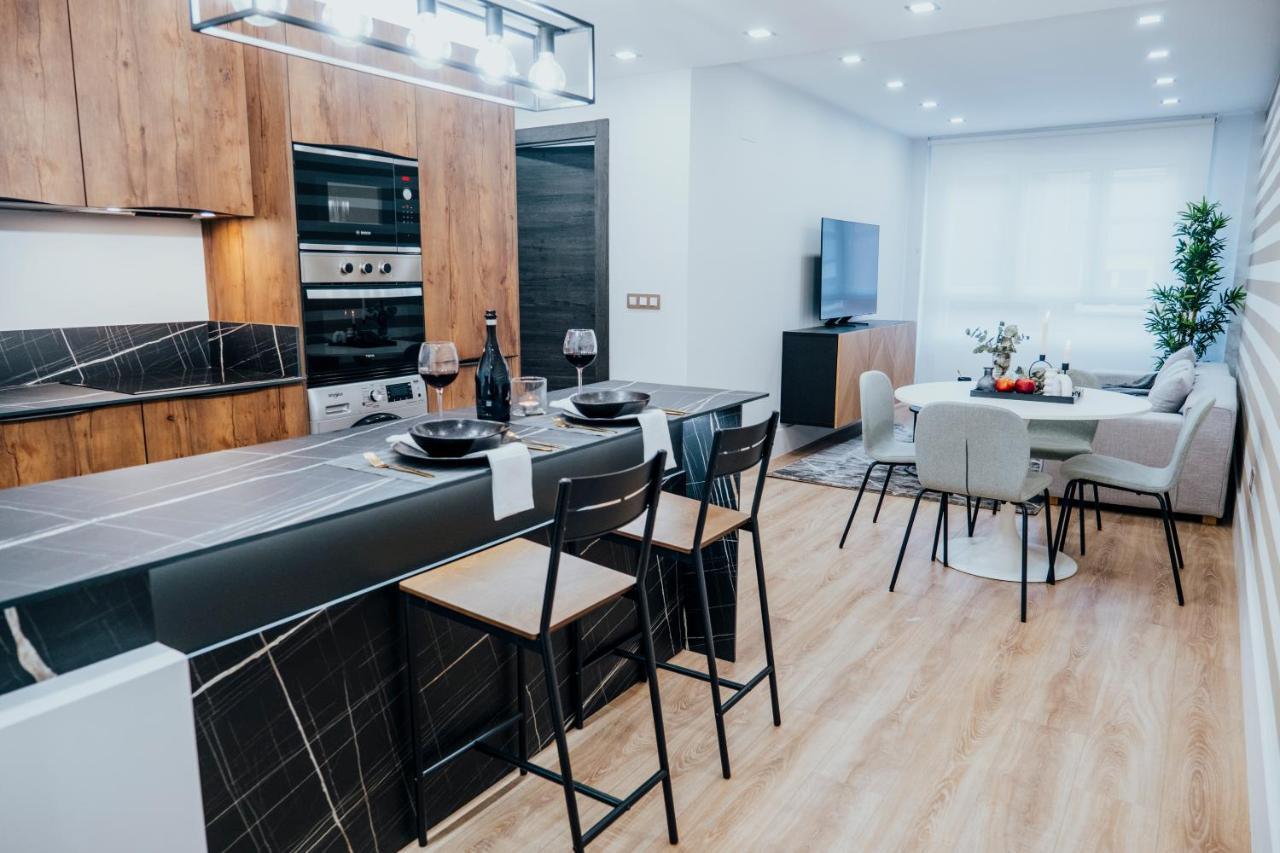 Appartamento Apartamento Augusto Junquera Oviedo Esterno foto