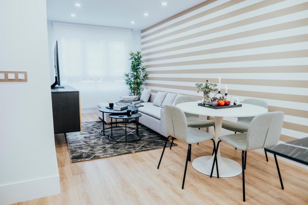 Appartamento Apartamento Augusto Junquera Oviedo Esterno foto